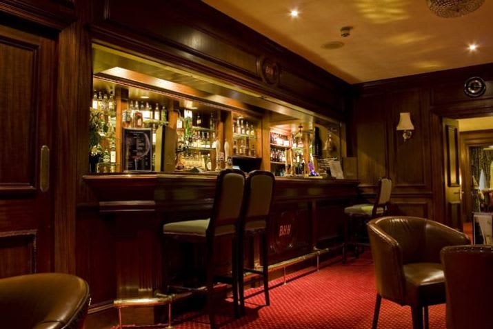 hotel-bar